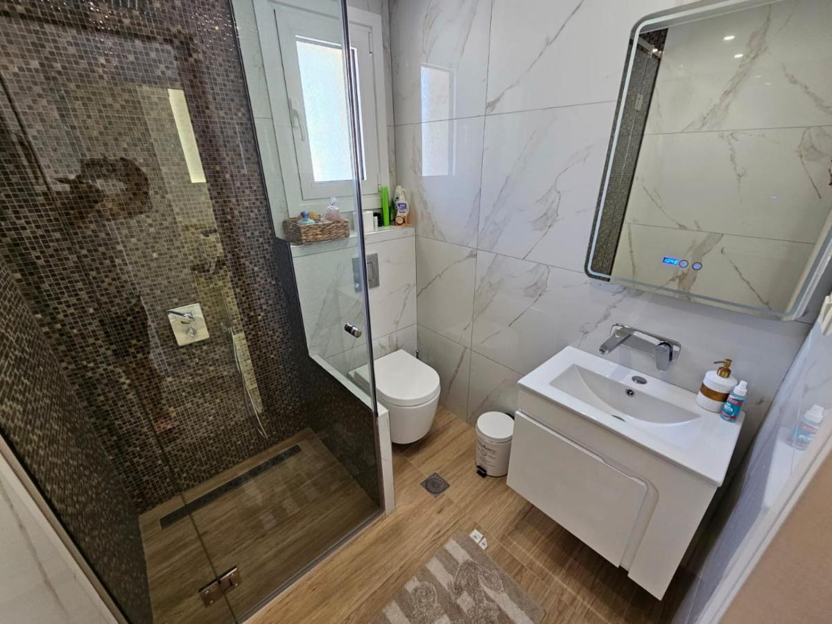 Agora Luxury 8 * Loutraki (Corinthia)