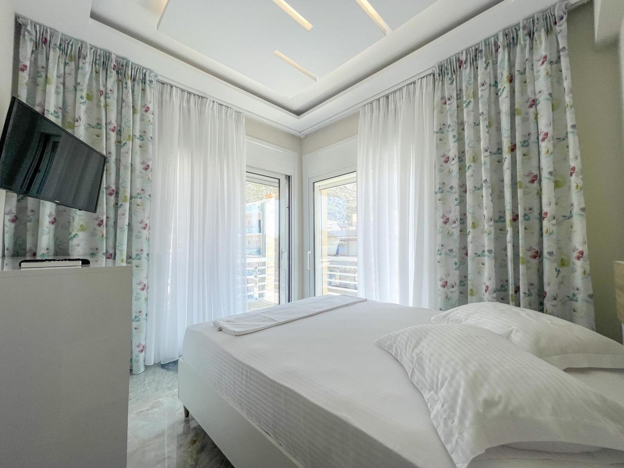 Agora Luxury 8 Apartment *