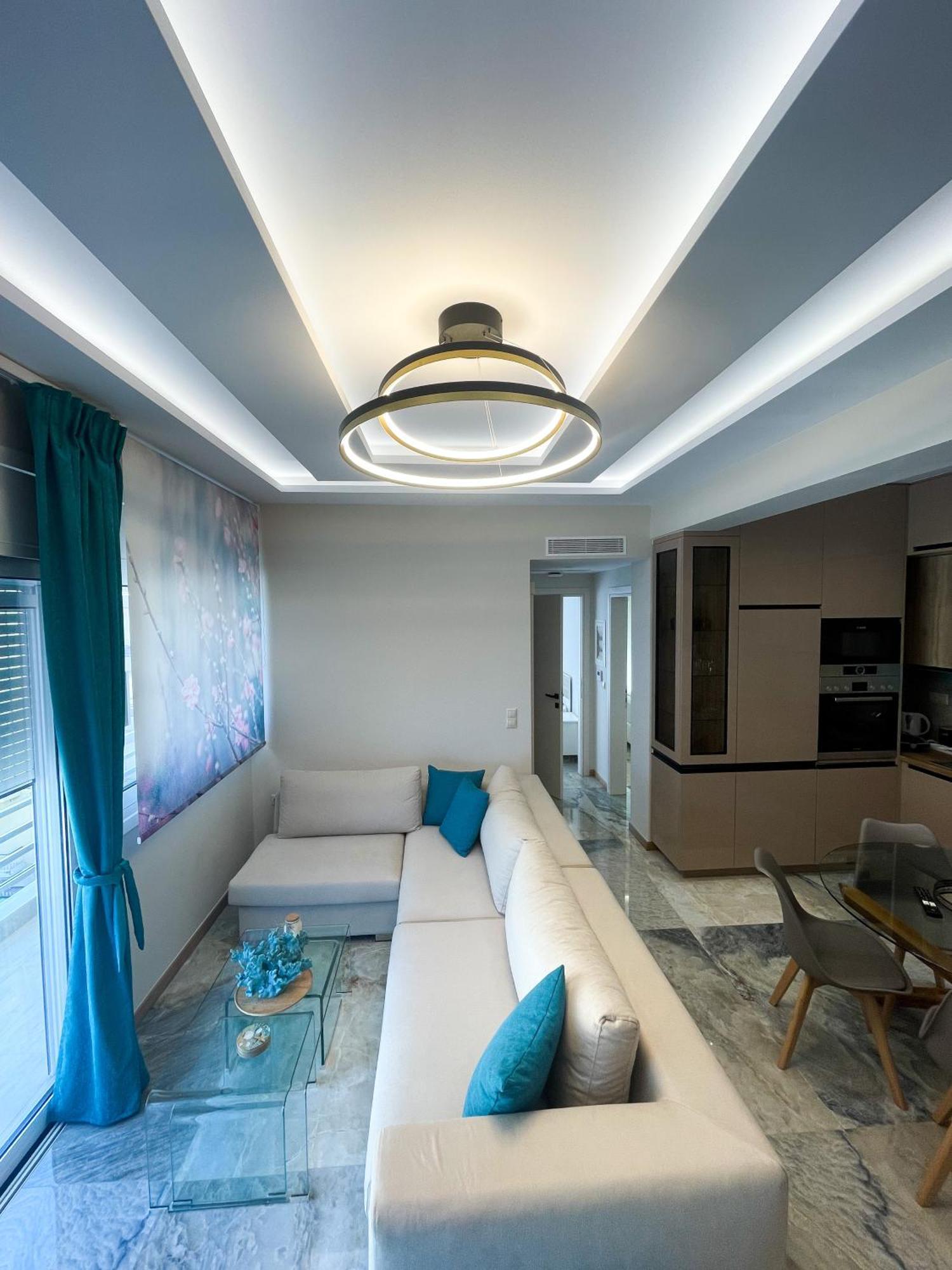 Agora Luxury 8
